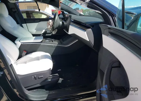 2025 Tesla Model X Plaid из США, поврежденный, VIN 7SAXCBE60SF462340